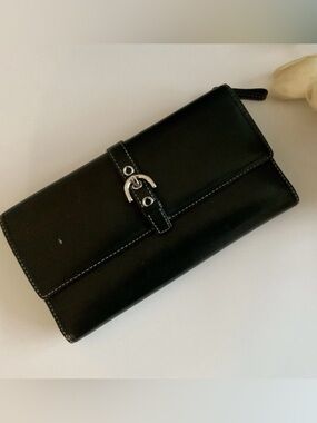 COACH VINTAGE LEATHER CHECKBOOK WALLET  BLACK W/WHITE TOPSTITCHING